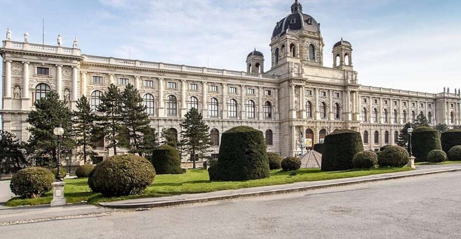 Vienna: Walking Tour of the Historic Ringstrasse - Starting at Liebenberg-Denkmal, then getting your bearings fast