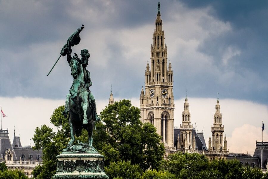 Vienna: World War II Historical Walking Tour - Hitler’s Vienna, from young artist to political threat