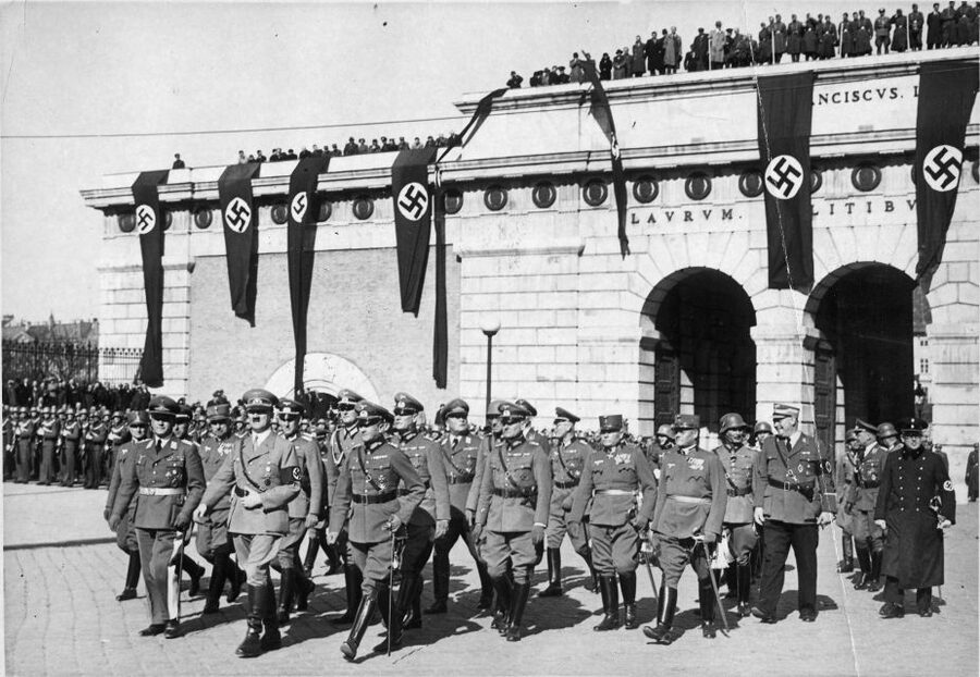 Vienna: World War II Historical Walking Tour - Meeting point and how to plan your timing for 150 minutes