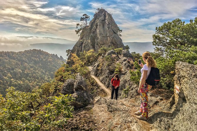 Wachau for Adventurers - The hike itself: viewpoints, oak country, and the Danube below