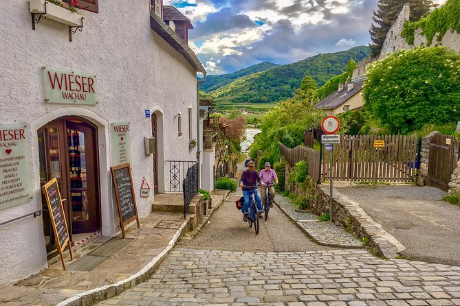 Wachau for Adventurers - Price and value: $300.40 for a small group and a private transfer