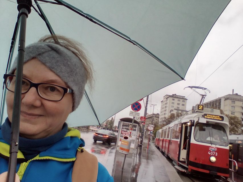 Wien: Tours with locals by public transport & walking - Who should book this tour