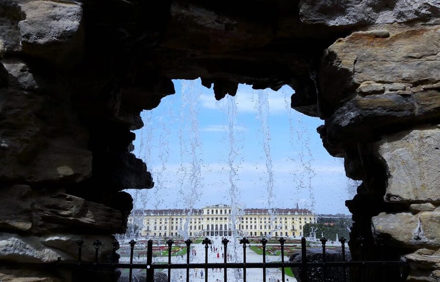 Wien: Tours with locals by public transport & walking - Otto Wagner pavilions and the Otto Wagner Hof Pavilion behind Schönbrunn