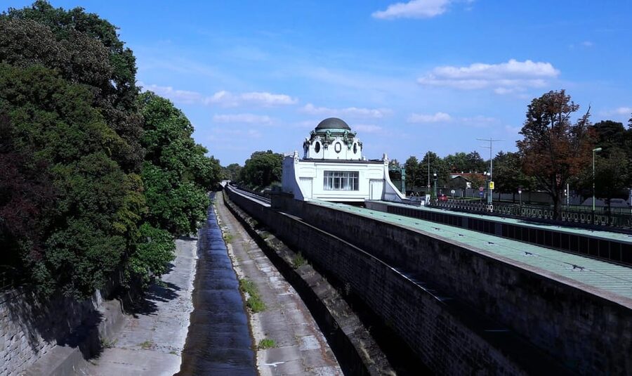 Wien: Tours with locals by public transport & walking - Ringstraße, Hofburg, and the idea of moving like a local
